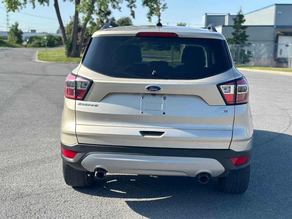 2017 Ford Escape SE thumbnail 4