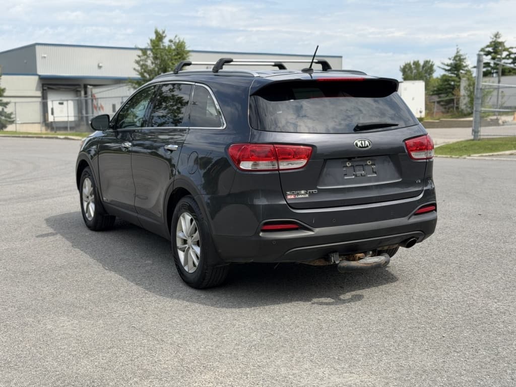 2016 KIA Sorento 3,3 L thumbnail 4
