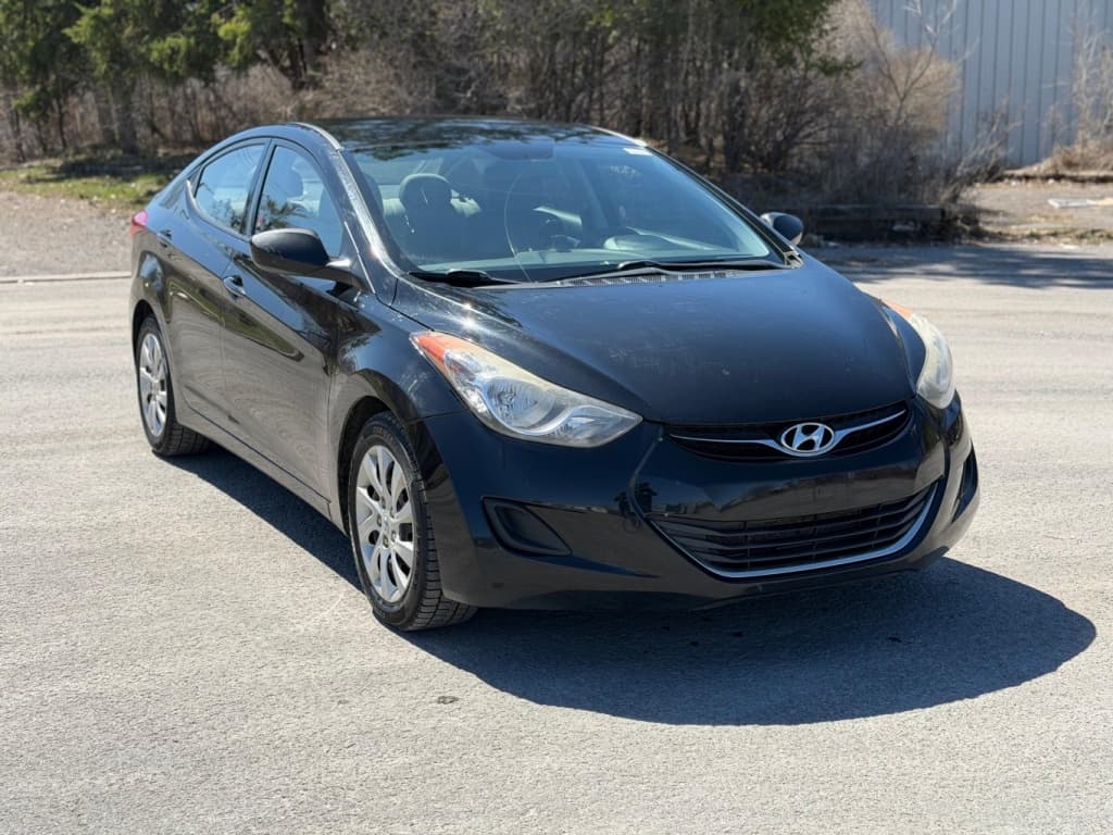 2013 Hyundai Elantra GL thumbnail 3