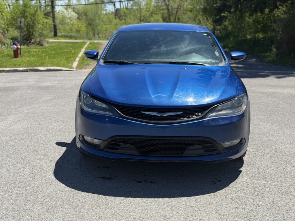 2015 Chrysler 200 S thumbnail 3