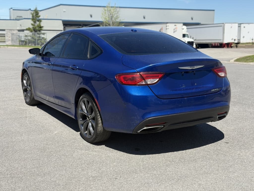 2015 Chrysler 200 S thumbnail 4