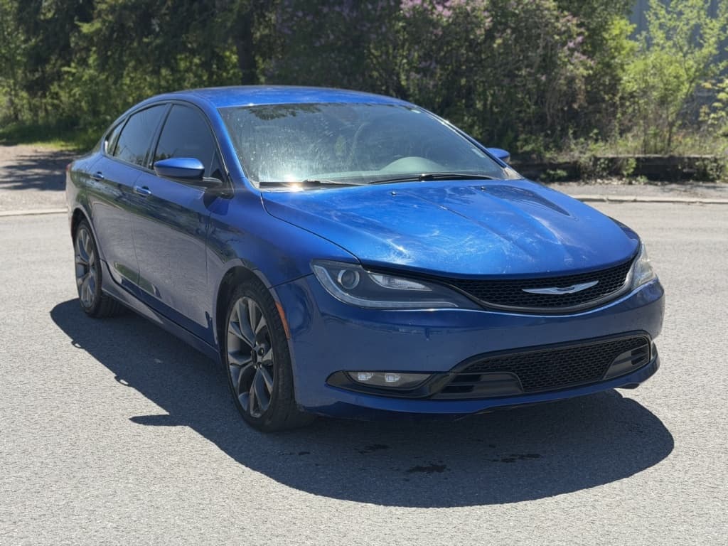 2015 Chrysler 200 S thumbnail 2