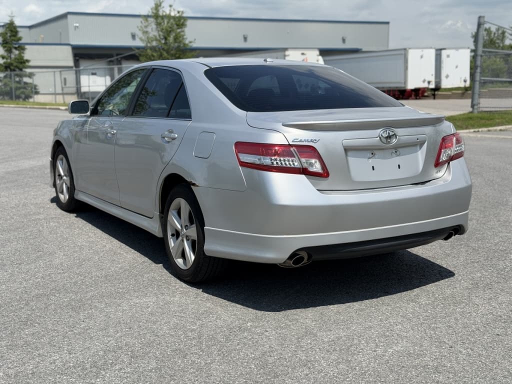 2010 Toyota Camry LE/SE/XLE thumbnail 6
