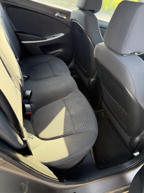 2012 Hyundai Accent GLS thumbnail 4