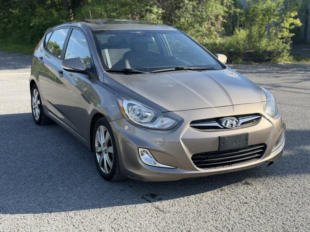 2012 Hyundai Accent GLS thumbnail 2