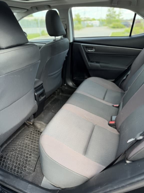 2018 Toyota Corolla thumbnail 9