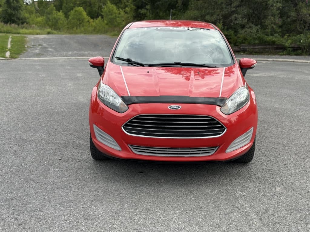 2014 Ford Fiesta SE thumbnail 2