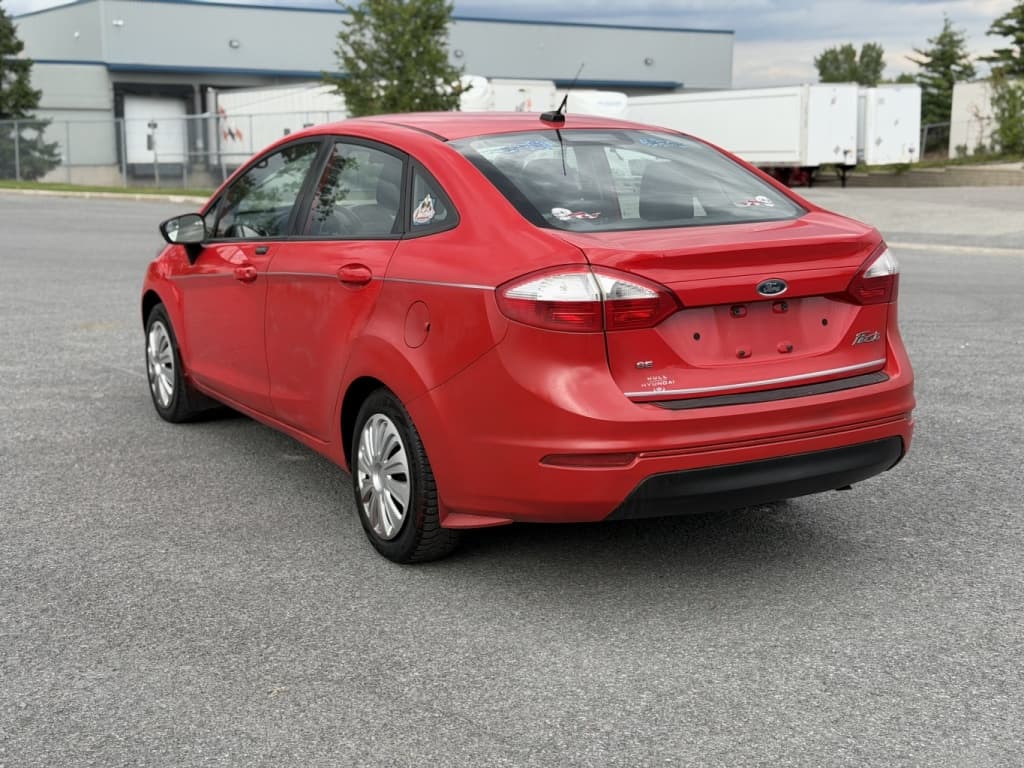2014 Ford Fiesta SE thumbnail 4