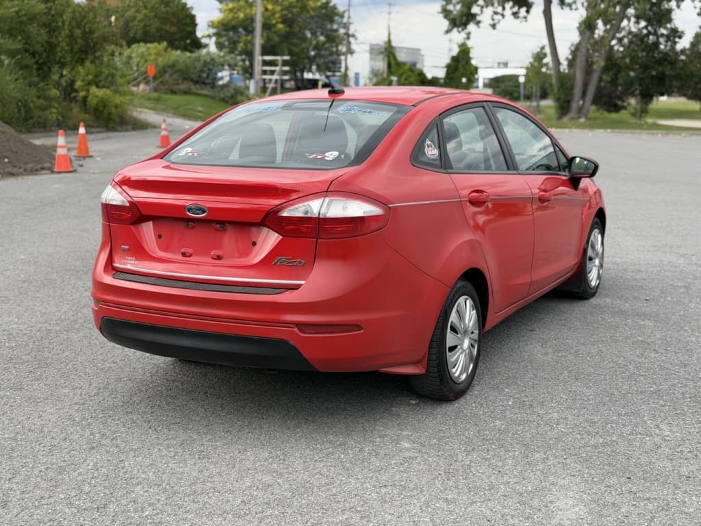 2014 Ford Fiesta SE thumbnail 6