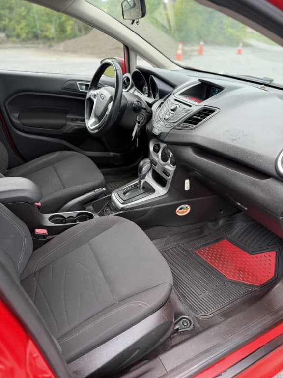 2014 Ford Fiesta SE thumbnail 8