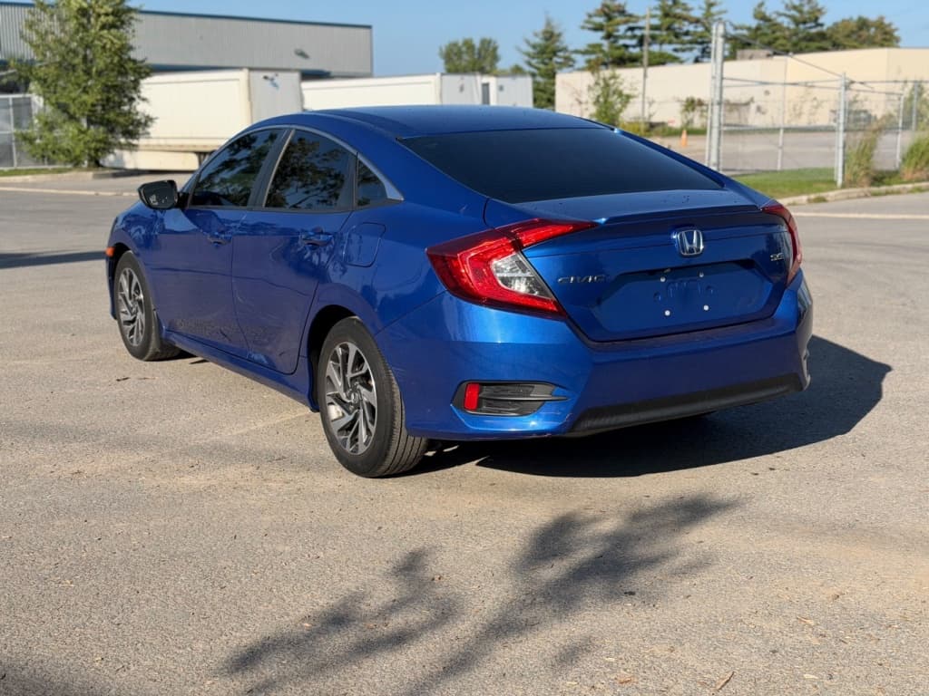 2018 Honda Civic Sedan thumbnail 9
