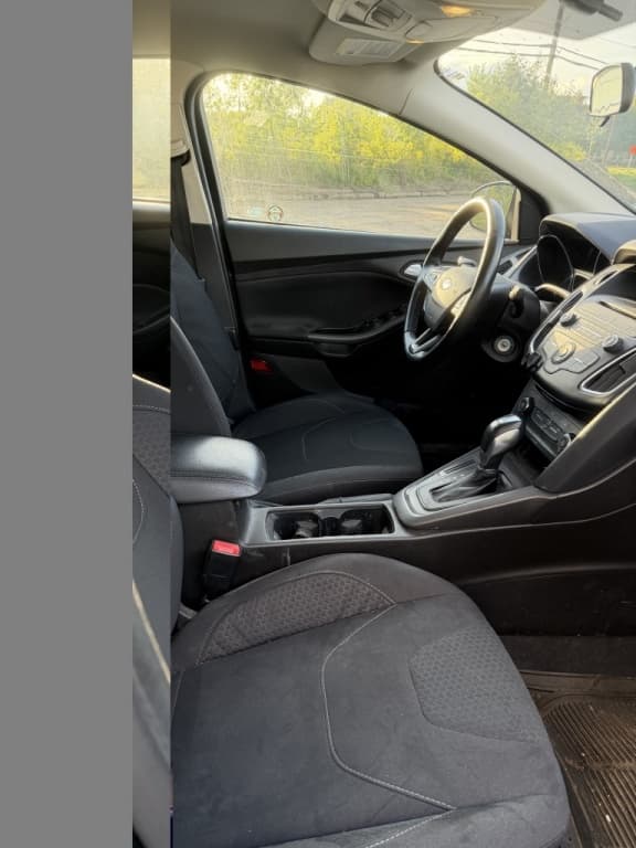 2016 Ford Focus SE thumbnail 7